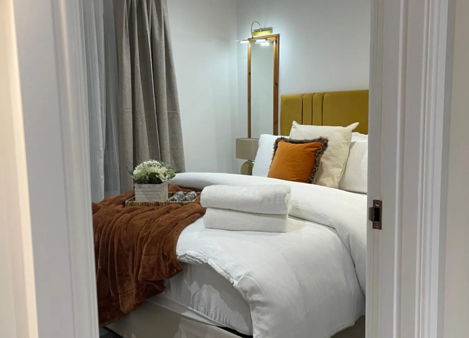 Elim Suite -Luxury Stylish 1Bed Apartment - 5 Mins To Beach, Parking Sleeps 2-3 People Μπόρνμουθ