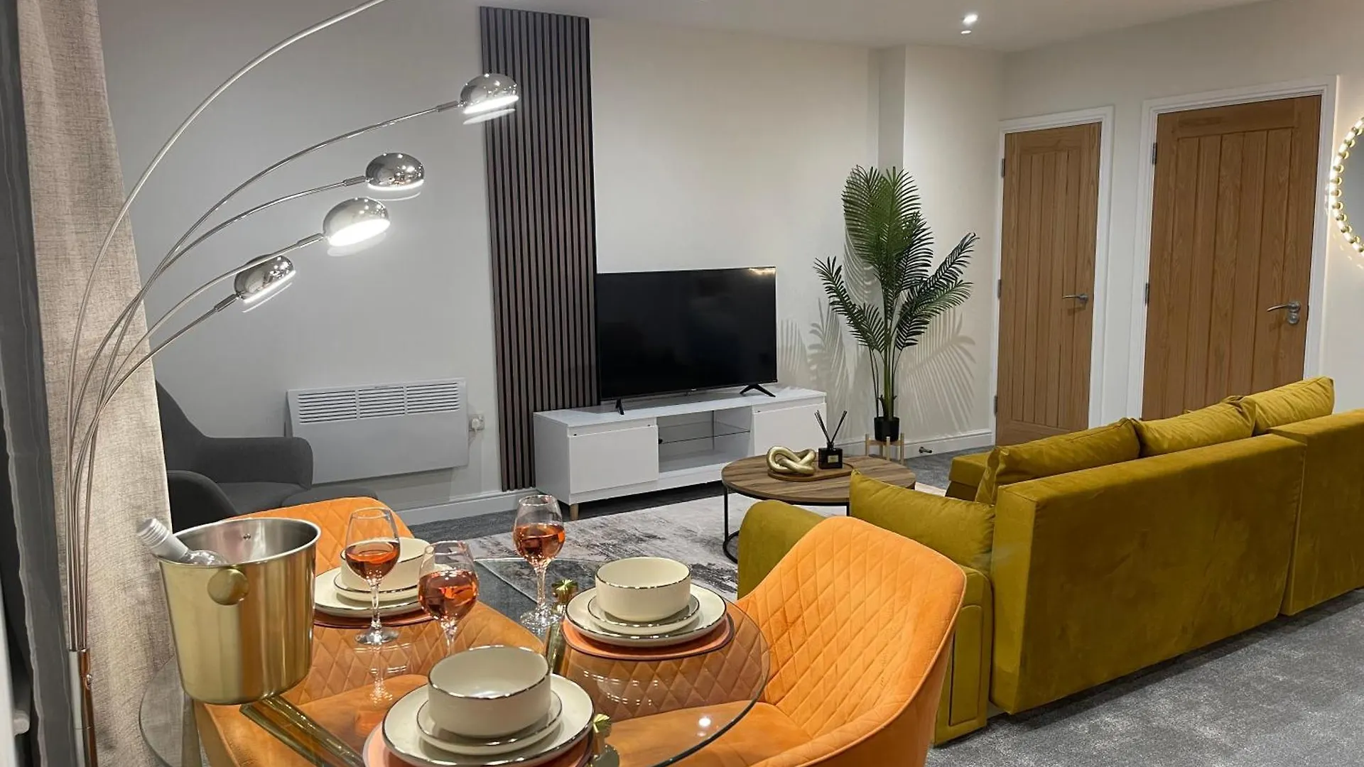 Elim Suite -Luxury Stylish 1Bed Apartment - 5 Mins To Beach, Parking Sleeps 2-3 People Μπόρνμουθ 0*,  Ηνωμένο Βασίλειο